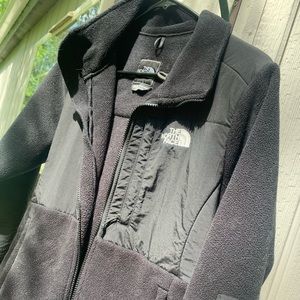 Woman’s M Northface Denali fleece jacket